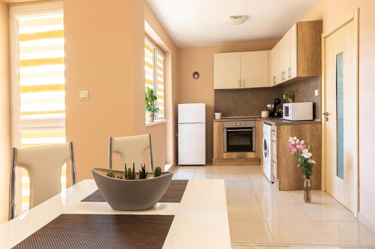 רוסה Central Point Apartments מראה חיצוני תמונה
