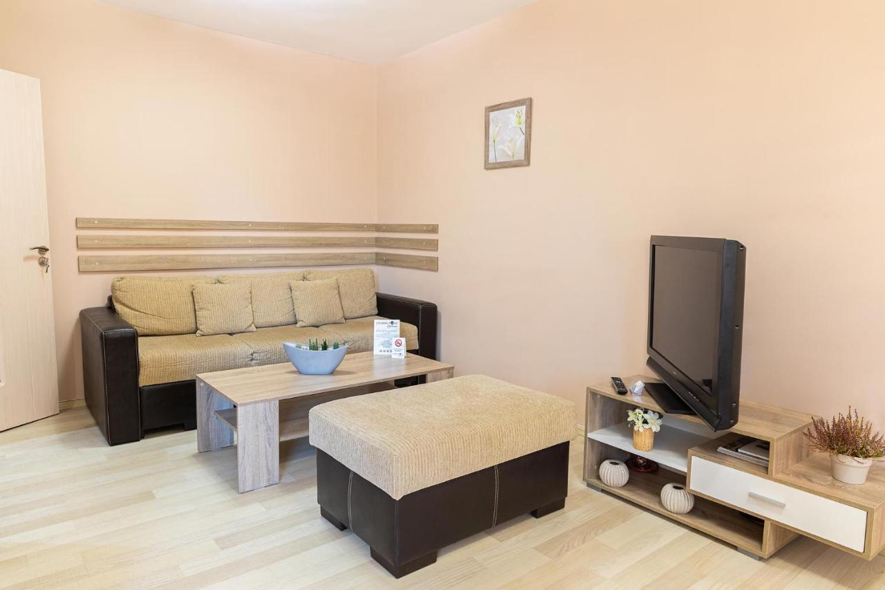 רוסה Central Point Apartments מראה חיצוני תמונה
