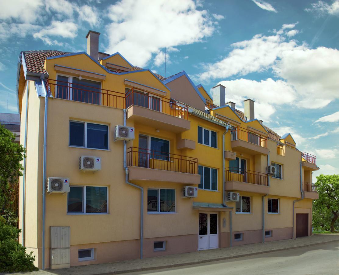 רוסה Central Point Apartments מראה חיצוני תמונה